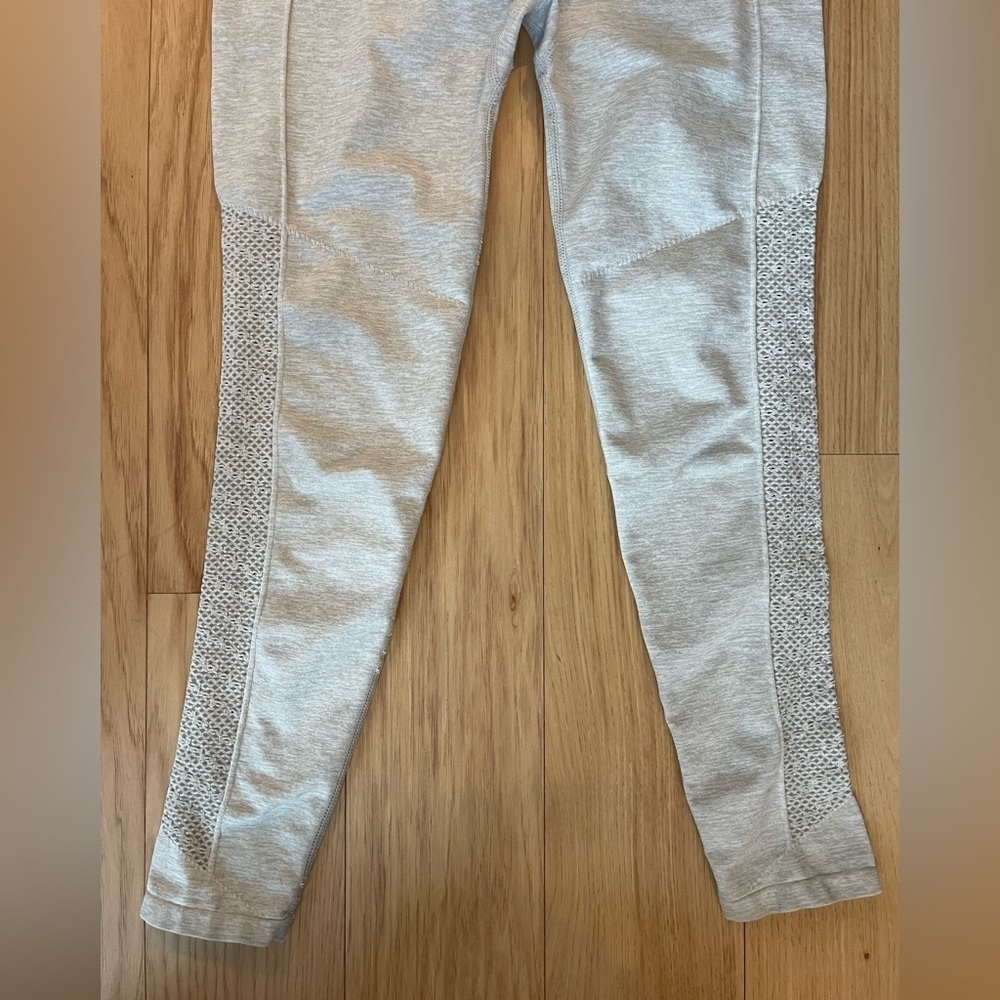 Fabletics Eco Sync High-Waisted Perforated 7/8 Legging Light Gray Heather - Picture 6 of 10